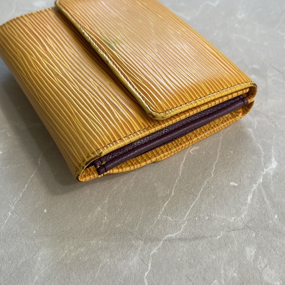 Louis Vuitton Tassel Yellow Epi Leather Elise Compact Wallet - Picture 7 of 16